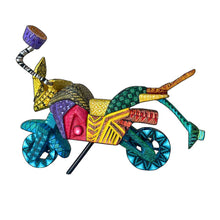 Alebrije Motocicleta  (Madera de Copal) Ruedas Móviles