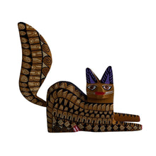 Alebrije Gato #2 Mediano  (Madera de Copal)