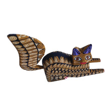 Alebrije Gato #2 Mediano  (Madera de Copal)
