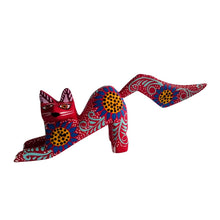 Alebrije Gato Agachado #2 Mediano  (Madera de Copal) Rojo Flores Azules