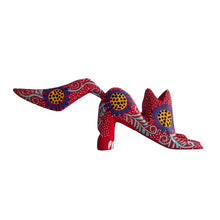 Alebrije Gato Agachado #2 Mediano  (Madera de Copal) Rojo Flores Azules