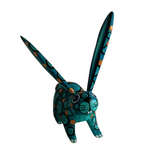 Alebrije Conejo Taller Jacobo y María Ángeles (Madera de Copal)