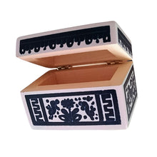 Caja Olinalá Mini Rayado (Blanco /Azul Marino) Conejos