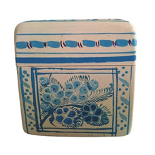 Caja Olinalá Mini Barniz (Blanca/Flores Azul Claro)