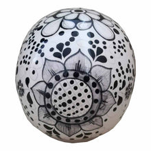 Calavera pintada a mano flor negra (Cerámica Mayólica)