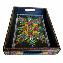 OxM.Mx Charola Olinalá de servicio. Artesanía mexicana originaria de Olinalá, Guerrero.  Designación de origen mexicana.  Elaborada a mano sobre madera y con pinturas vegetales.