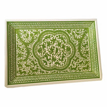 OxM.M Charola Olinalá Artesanía mexicana originaria de Olinalá, Guerrero.  Designación de origen mexicana.  Elaborada a mano con técnica de "rayado vacío";  sobre madera y con pinturas vegetales.