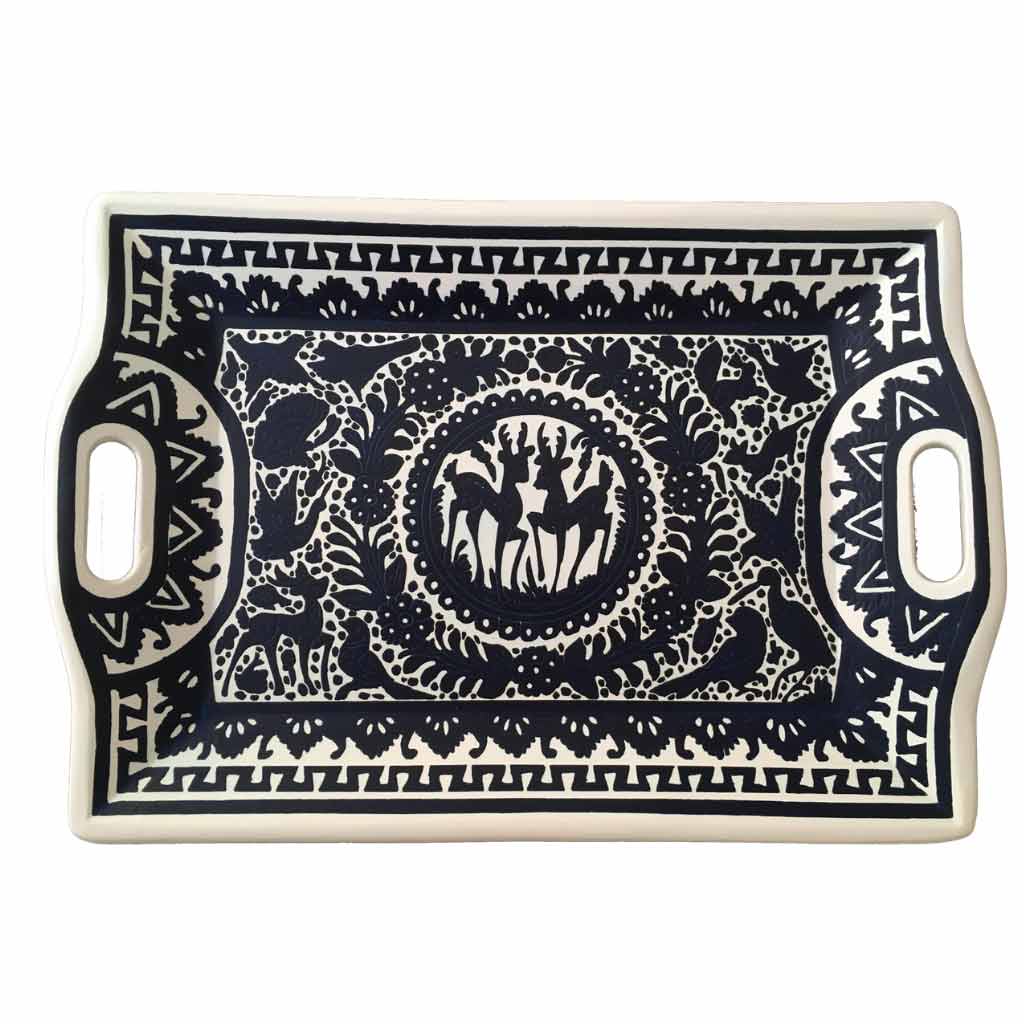 OxM.M Charola Olinalá Artesanía mexicana originaria de Olinalá, Guerrero.  Designación de origen mexicana.  Elaborada a mano con técnica de