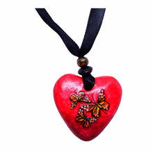 Collar Corazón Mariposa Monarca (Papel Mache)