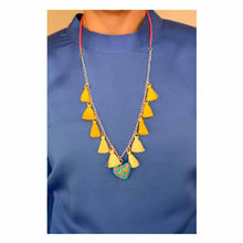 Collar Dije Corazón Alebrije,  10 Motas, Cadena.  Taller Jacobo y María Ángeles (Madera de Copal)