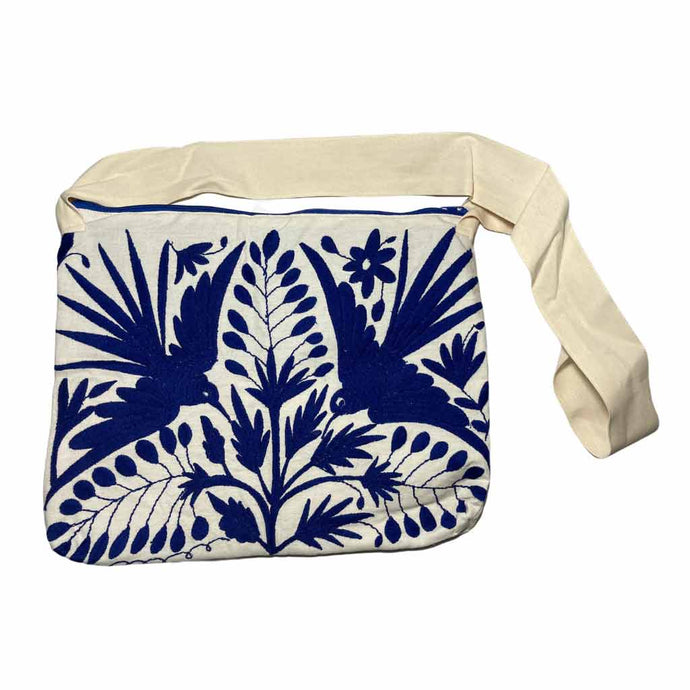 OxM.Mx Bolsa Morral Grande Dama Bordada en Tenango Artesanía otomí mexicana realizada en Tenango de Doria, Hidalgo. Producto Mexicano. Producto Artesanal. Hecho en México.