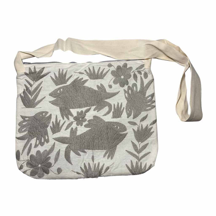 OxM.Mx Bolsa Morral Grande Dama Bordada en Tenango Artesanía otomí mexicana realizada en Tenango de Doria, Hidalgo. Producto Mexicano. Producto Artesanal. Hecho en México.