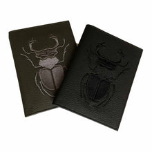 Portapasaporte Individual en Curpiel Bordado - Escarabajo
