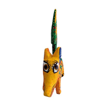 Alebrije Coyote Chico  (Madera de Copal)