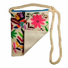 Bolsa Morral Chica Dama para colgar en hombro Bordada en Tenango [Blanca-Multicolor-Mariposas]
