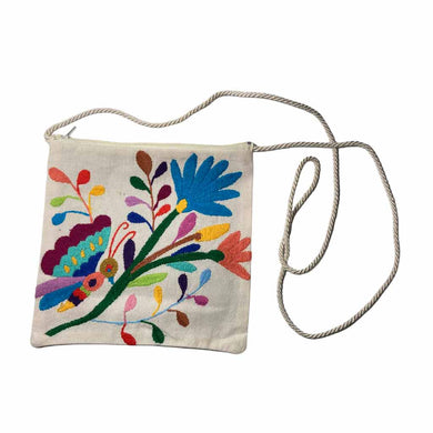 OxM.Mx Bolsa Morral Chica Dama para colgar en hombro Bordada en Tenango Artesanía otomí mexicana realizada en Tenango de Doria, Hidalgo. Producto Mexicano. Producto Artesanal. Hecho en México.